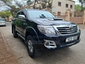 Toyota Hilux 2012 Black