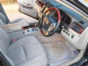 Toyota Crown 2011 Black