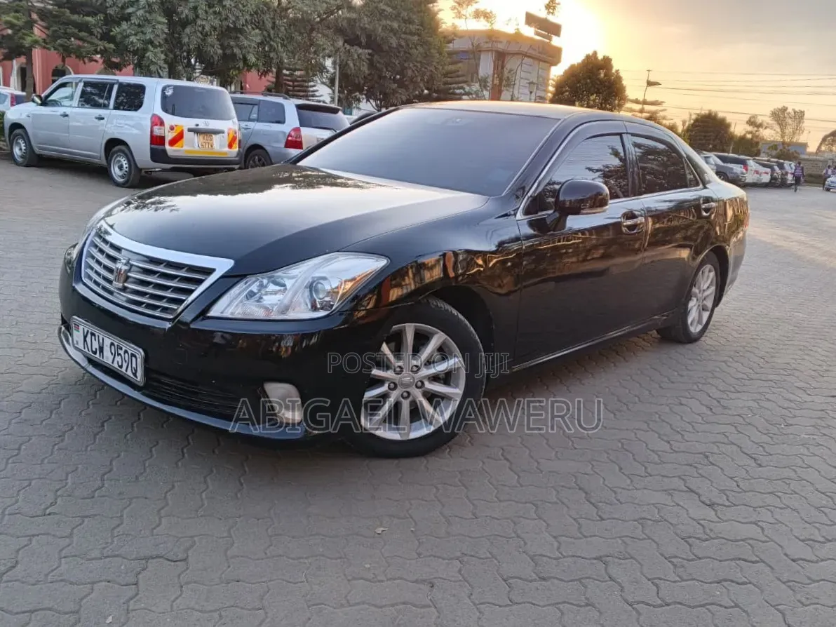 Toyota Crown 2011 Black