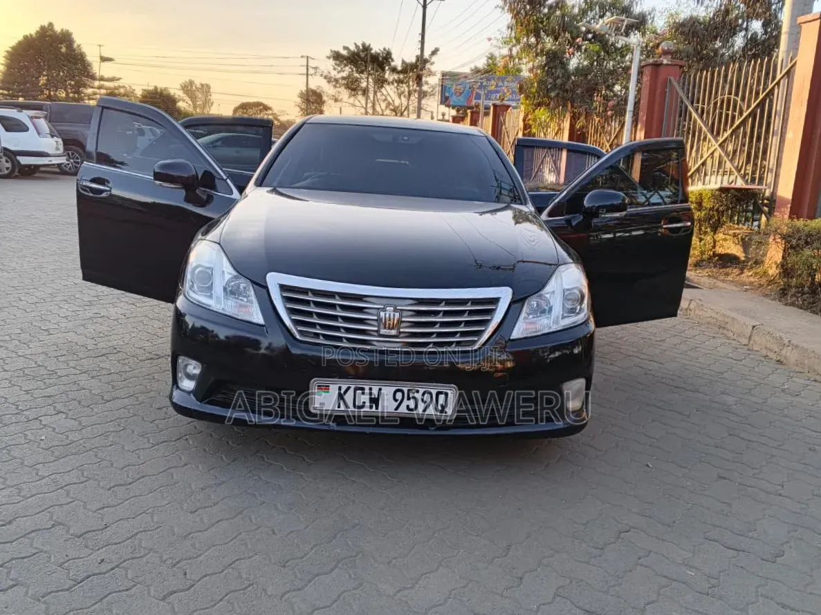Toyota Crown 2011 Black