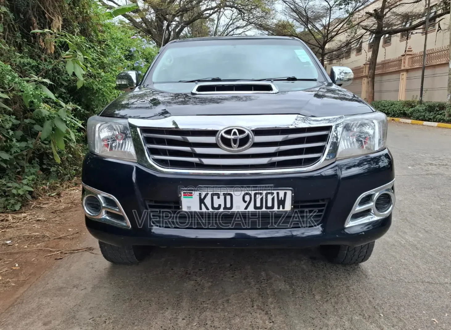 Toyota Hilux 2012 Black