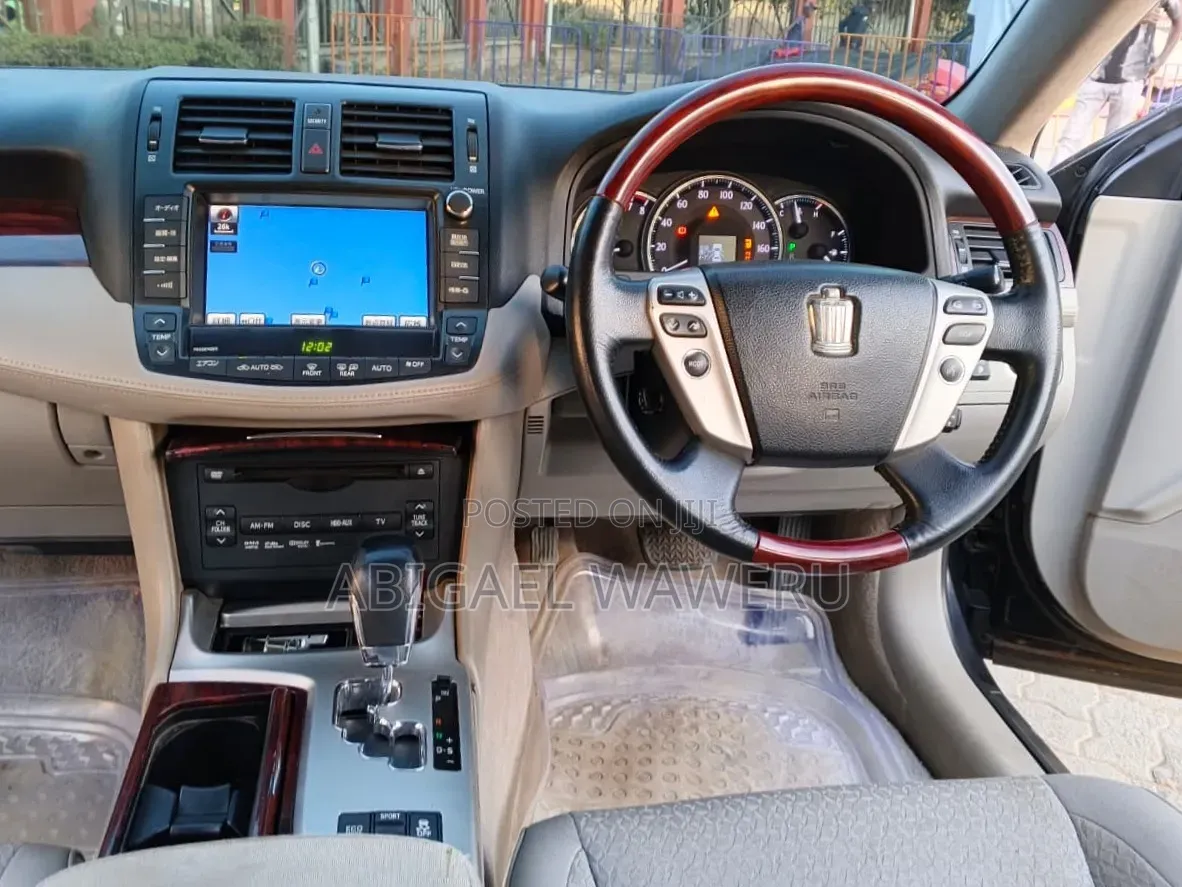 Toyota Crown 2011 Black