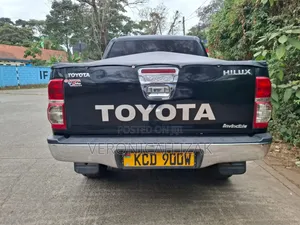 Toyota Hilux 2012 Black