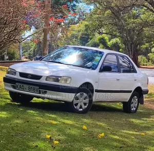 Toyota Corolla 1.3 Sedan 1996 White