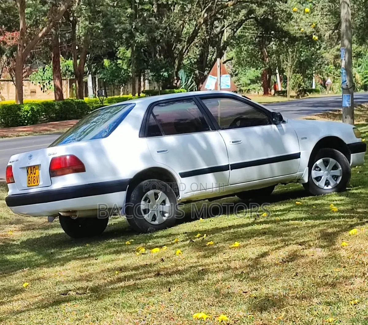 Toyota Corolla 1.3 Sedan 1996 White