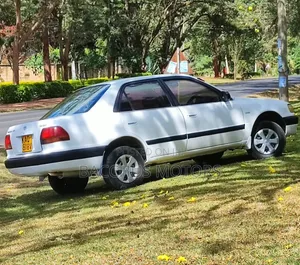 Toyota Corolla 1.3 Sedan 1996 White