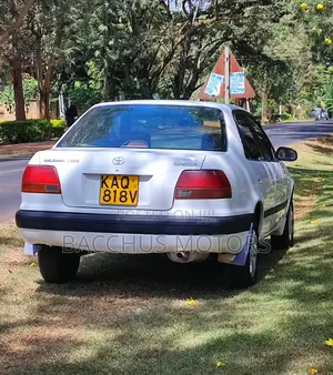 Toyota Corolla 1.3 Sedan 1996 White