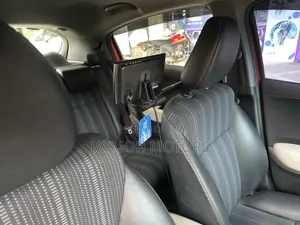 Honda Vezel 2016 Maroon