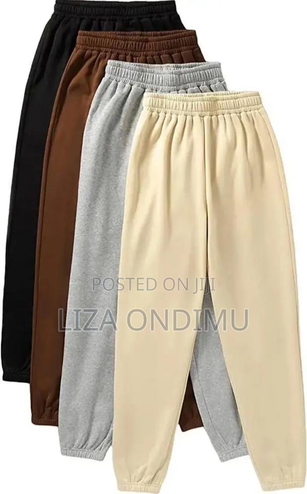 Sweatpants and Joggers - thumbnail 2