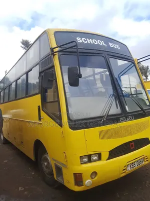 Isuzu Executive Bus 2011 Yellow