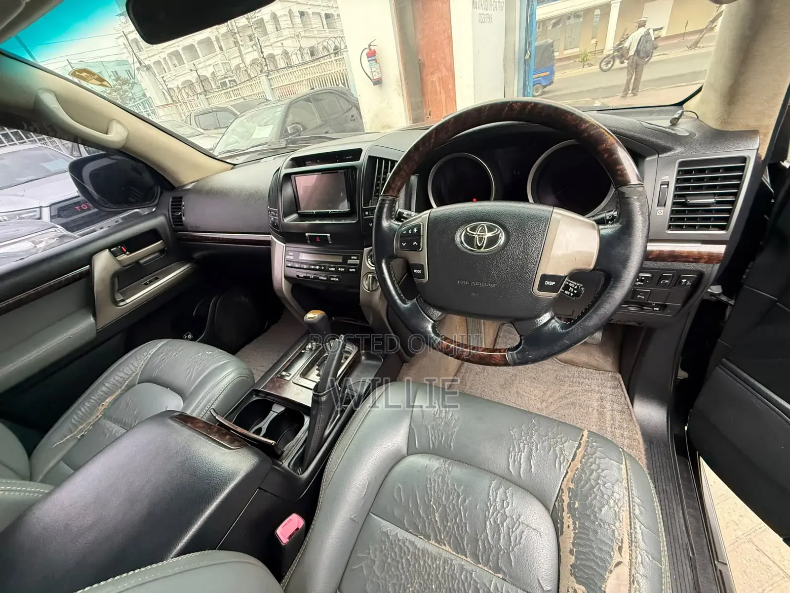 Toyota Land Cruiser 2010 Black