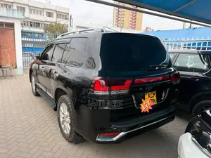 Toyota Land Cruiser 2010 Black