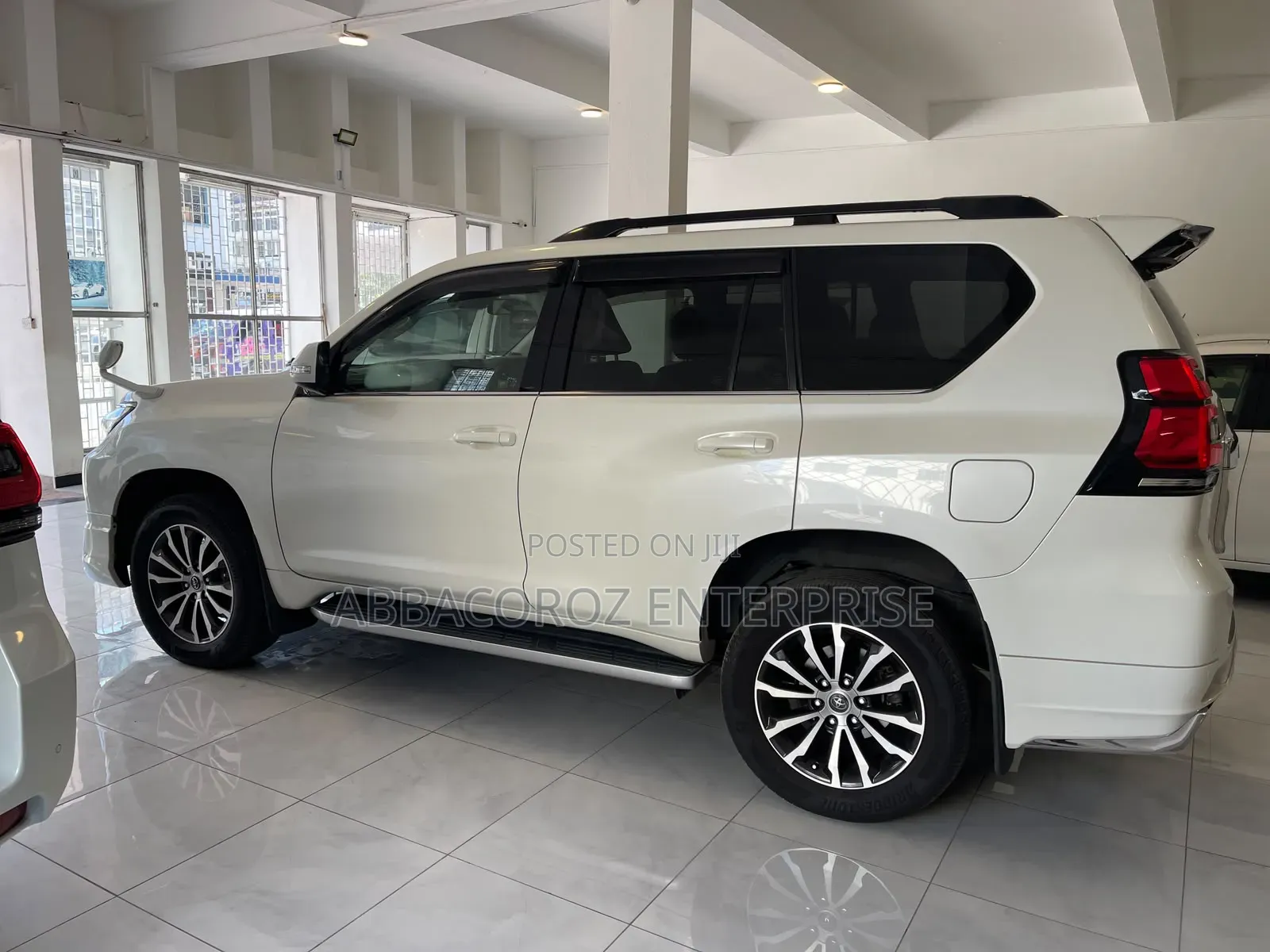 Toyota Land Cruiser Prado 2019 White