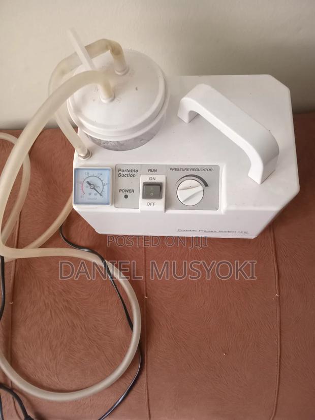Portable Phlegm Suction Machine / Suction Unit - thumbnail 2