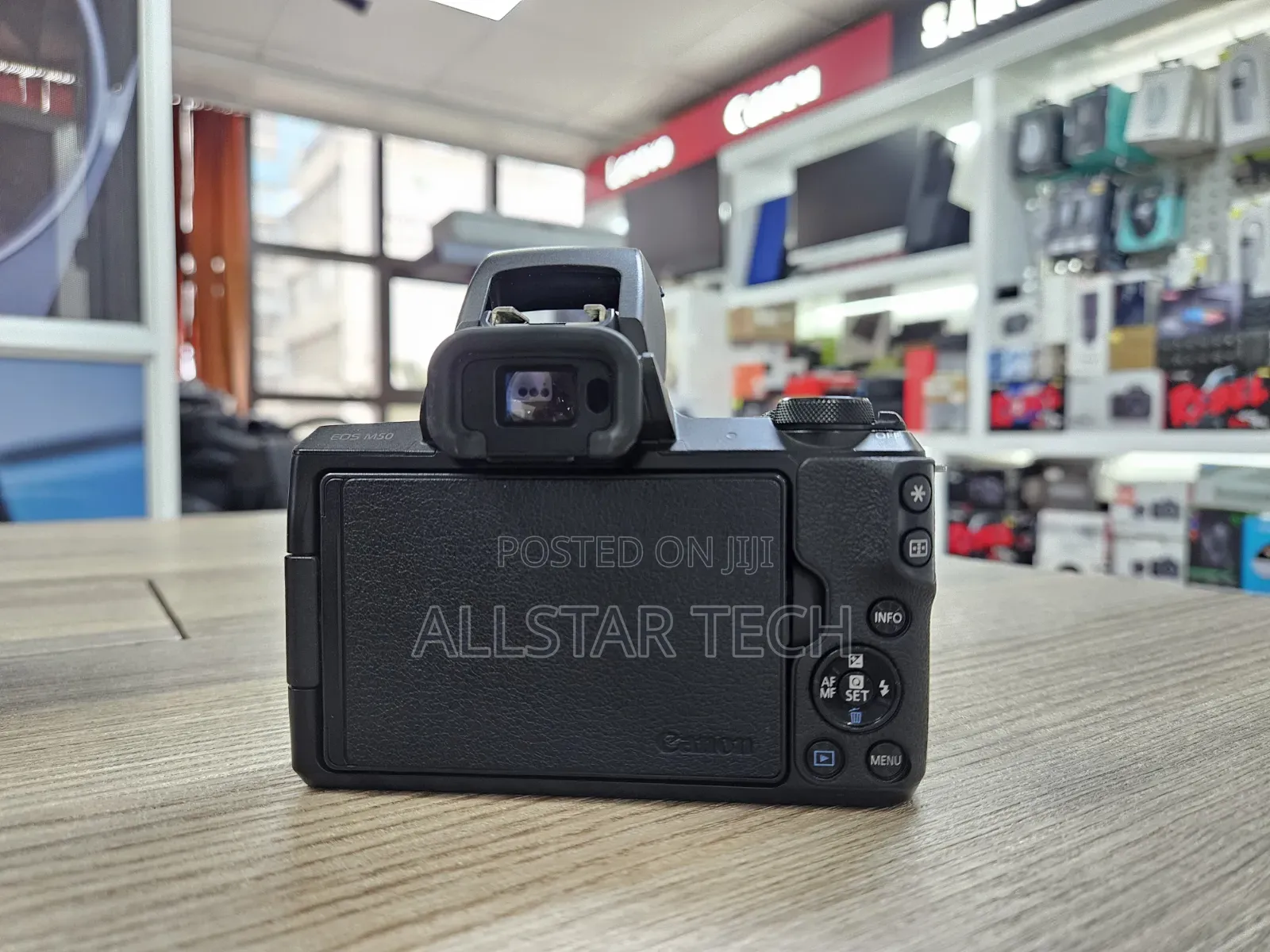 Canon Mirrorless M50 With 15-45mm F3.5