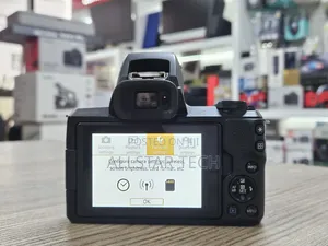 Canon Mirrorless M50 With 15-45mm F3.5