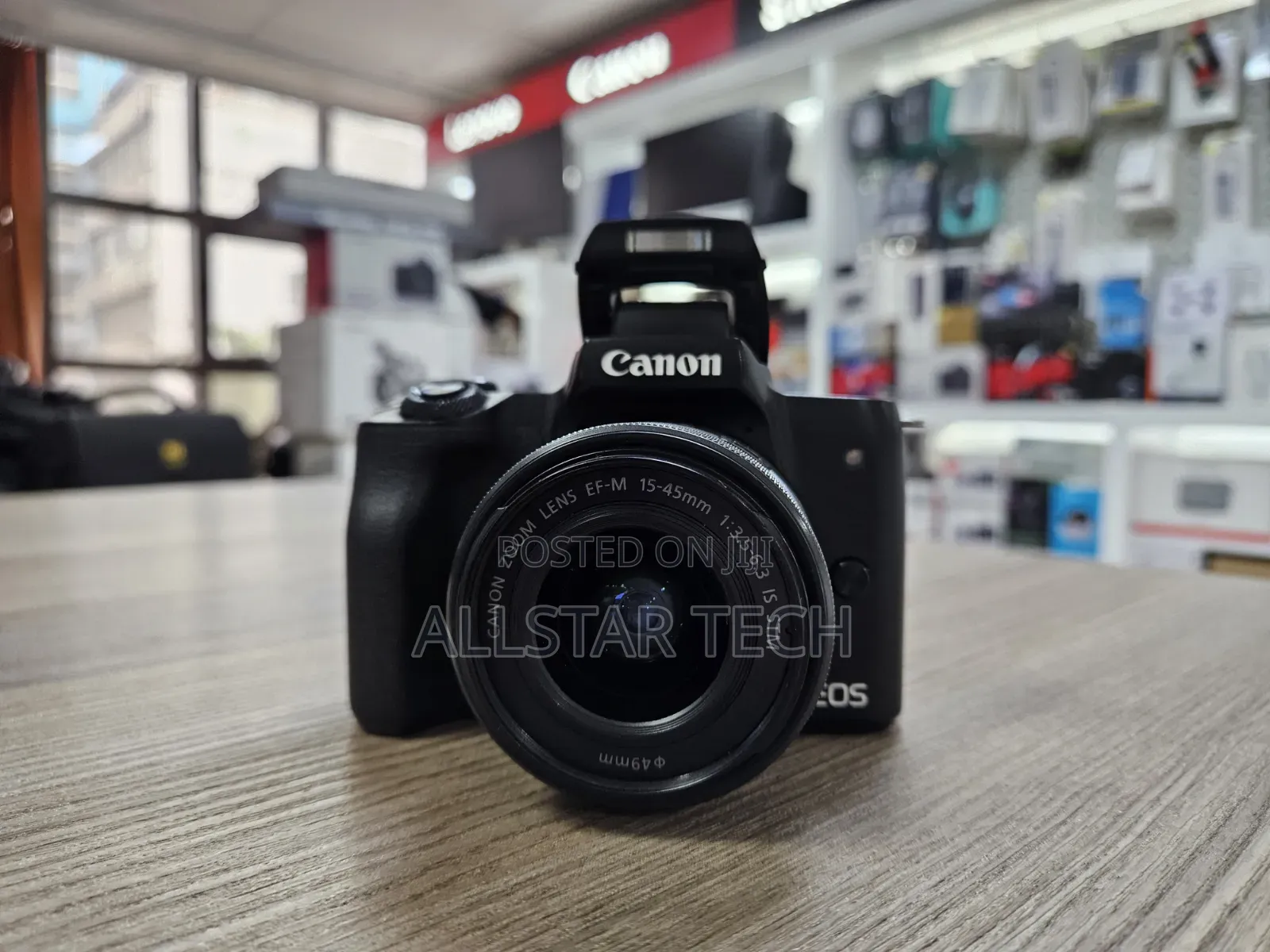 Canon Mirrorless M50 With 15-45mm F3.5
