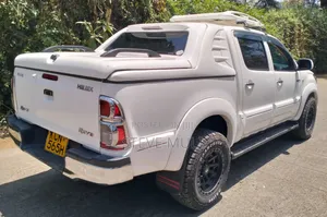 Toyota Hilux 2012 White