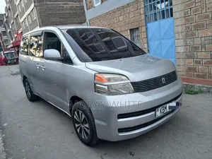 Toyota Voxy X 2WD 8-Seater 2004 Silver