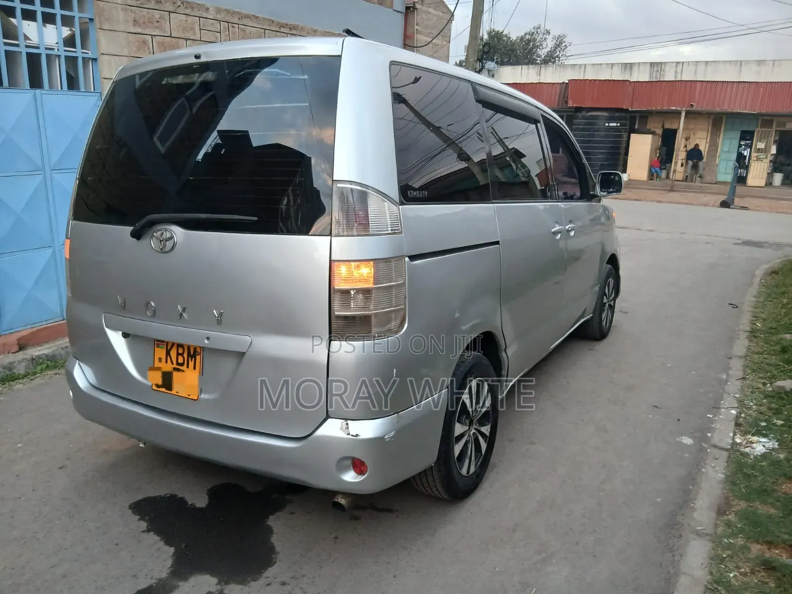 Toyota Voxy X 2WD 8-Seater 2004 Silver