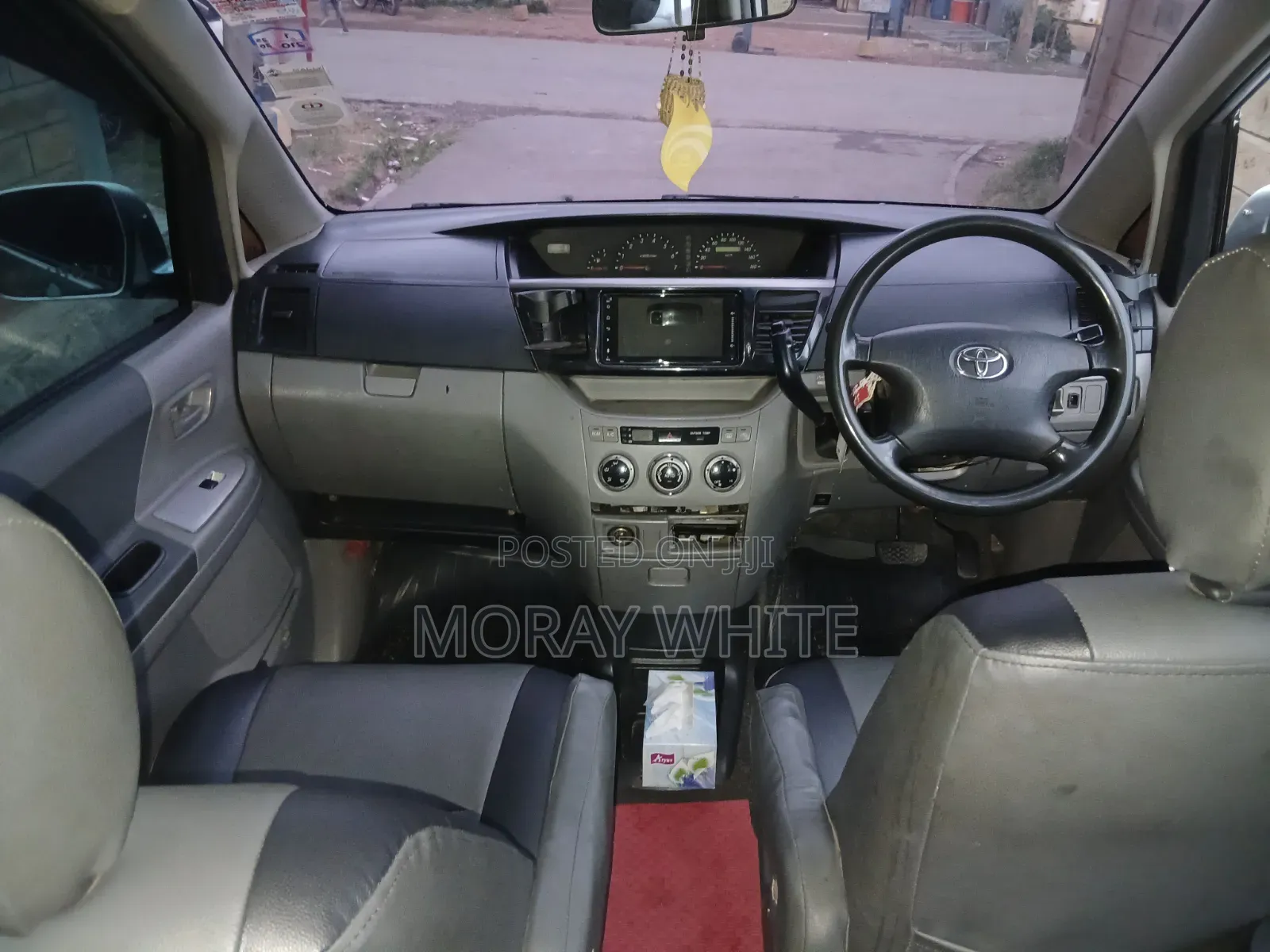 Toyota Voxy X 2WD 8-Seater 2004 Silver