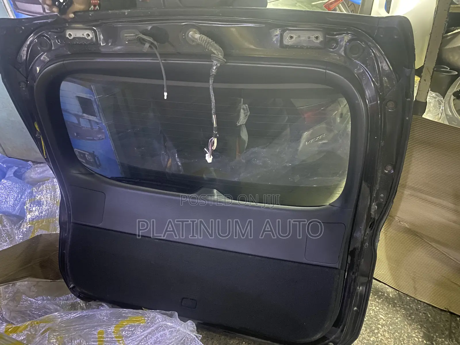 Toyota Harrier Boot 3015