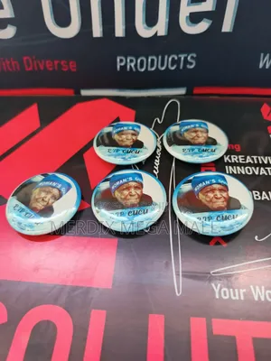 Button Badges, Badges