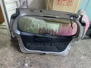 Toyota Vitz Boot 2018