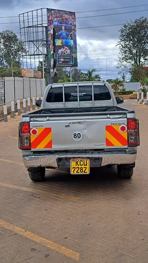 Toyota Hilux 2.5 D-4D SRX 2012 Silver