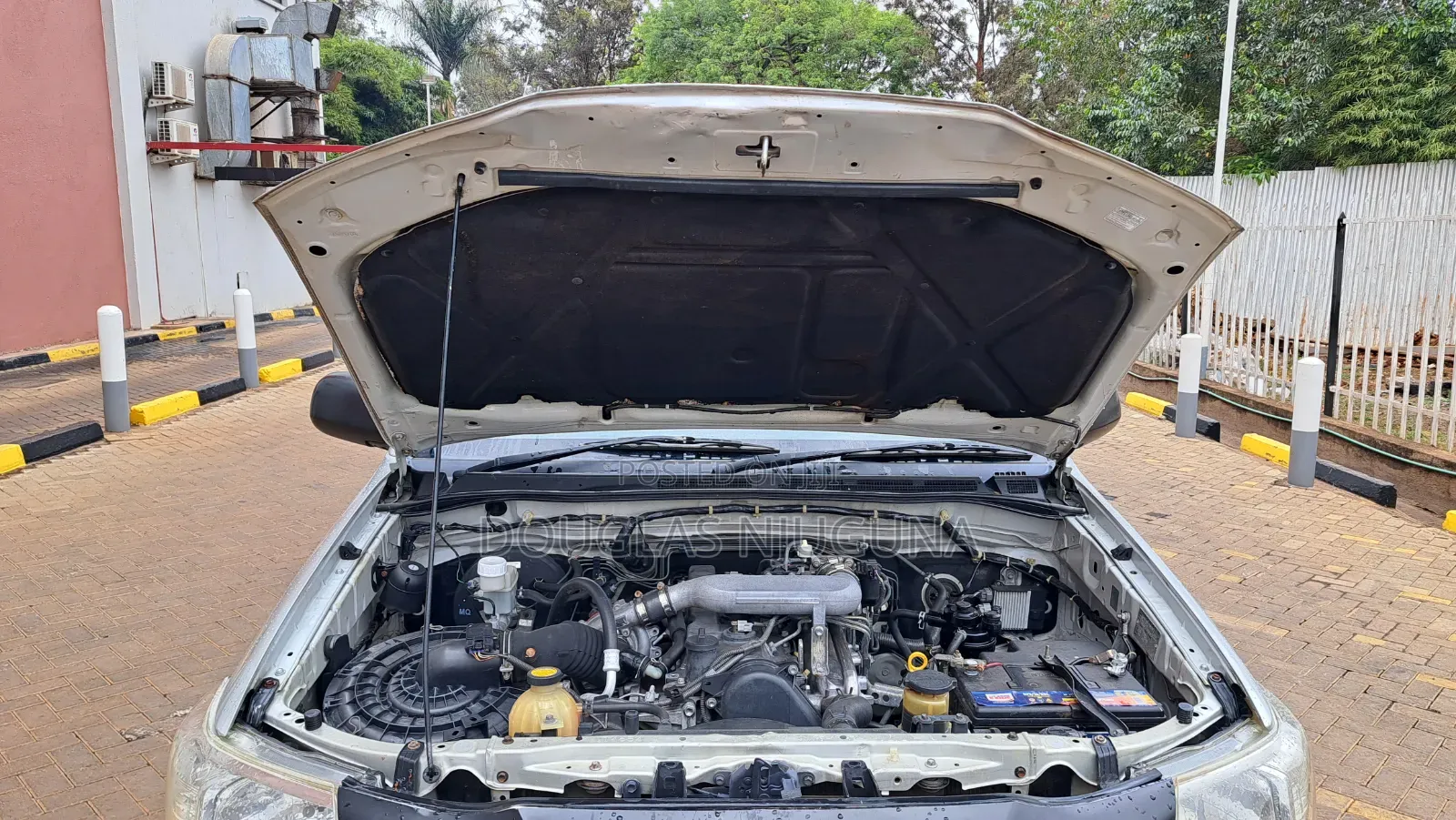 Toyota Hilux 2.5 D-4D SRX 2012 Silver