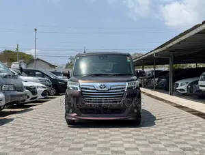 Toyota Roomy 2019 Brown