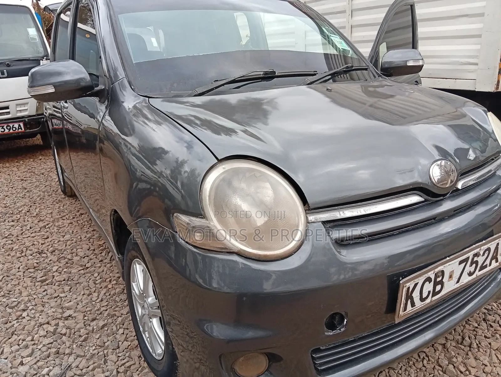 Toyota Sienta 2007 Gray