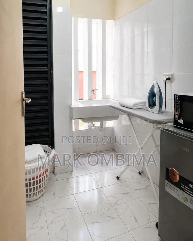 Air BNB Apartment - thumbnail 6