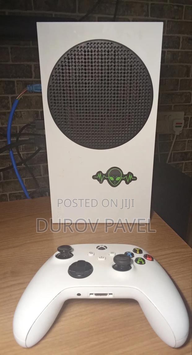 X Box Series S - main view