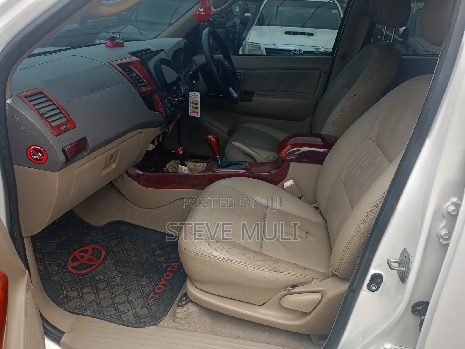 Toyota Hilux 2012 White