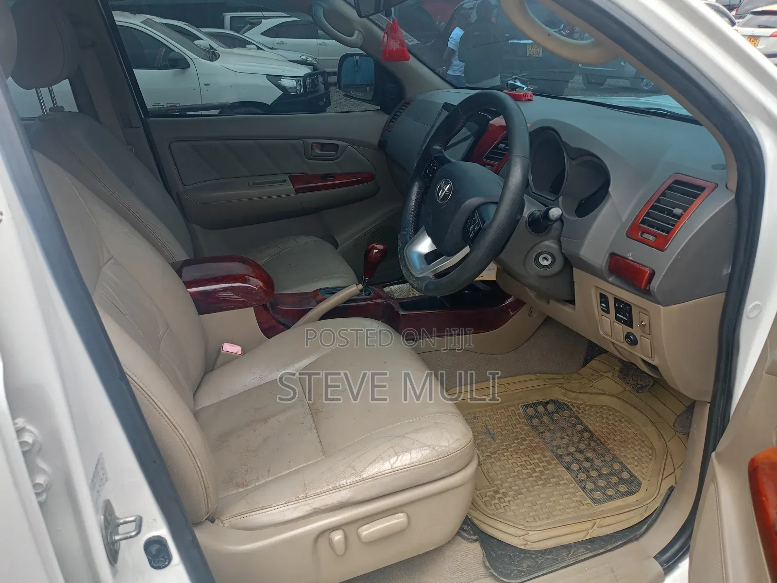 Toyota Hilux 2012 White