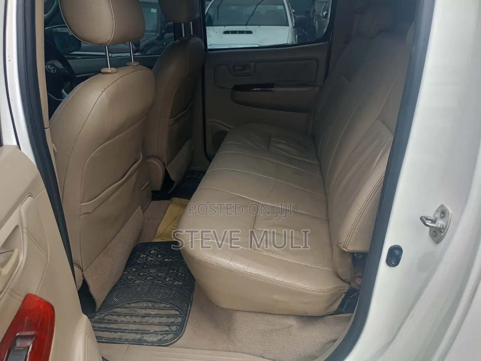 Toyota Hilux 2012 White
