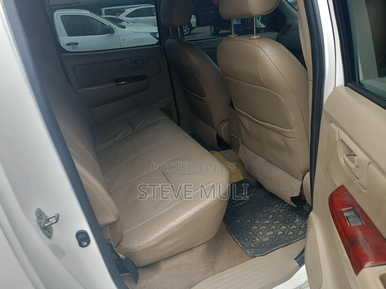 Toyota Hilux 2012 White