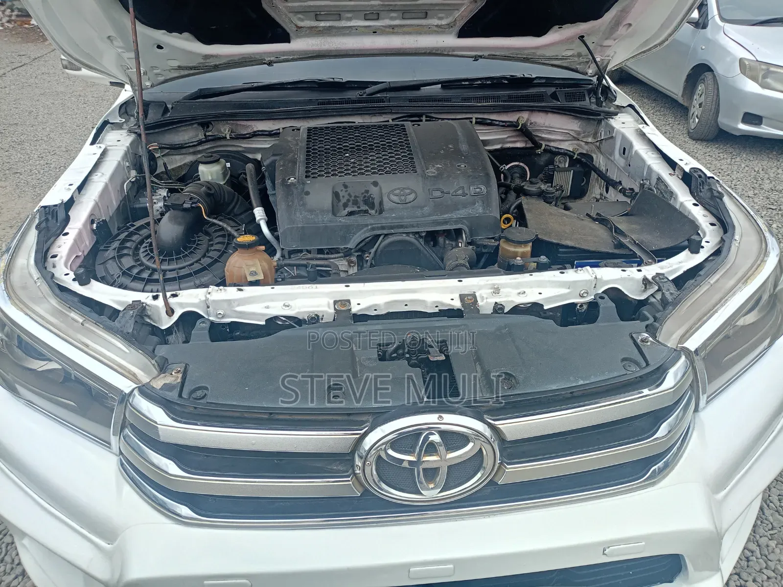 Toyota Hilux 2012 White