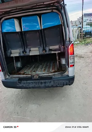 Toyota HiAce 2013 Silver