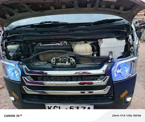 Toyota HiAce 2013 Silver