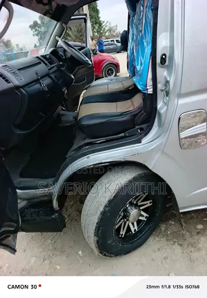 Toyota HiAce 2013 Silver