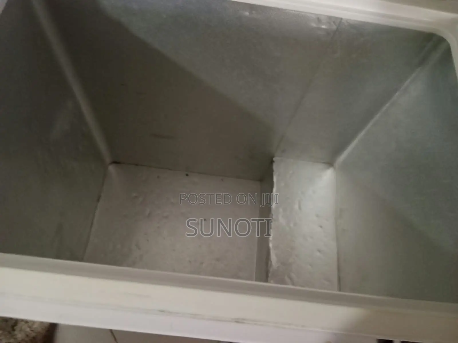 Hisense Chest Freezer 142L - Fast Freezing - Clean - Working Perfectly