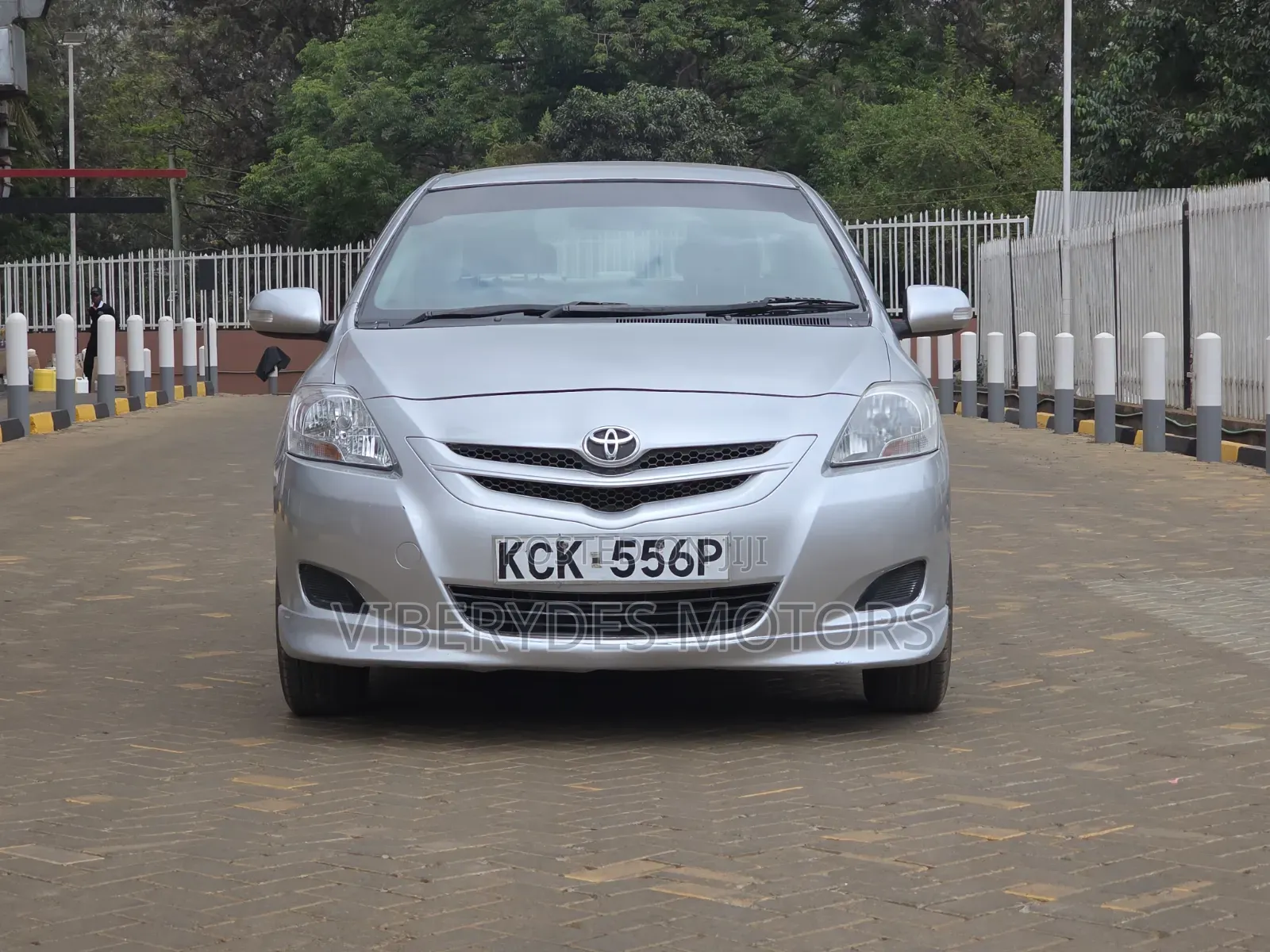 Toyota Belta 2009 Silver