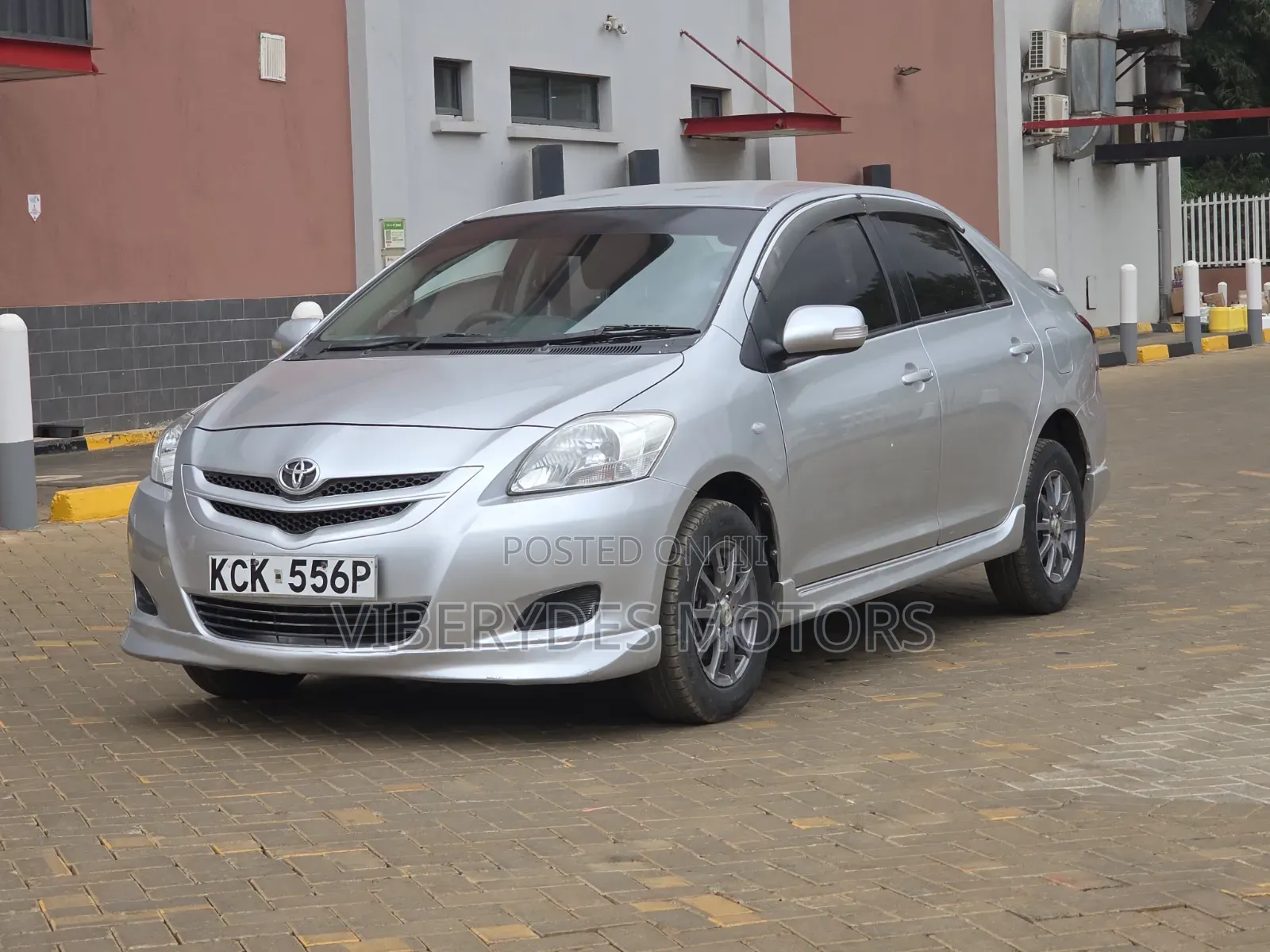 Toyota Belta 2009 Silver