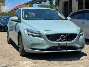 Volvo V40 2019 Blue