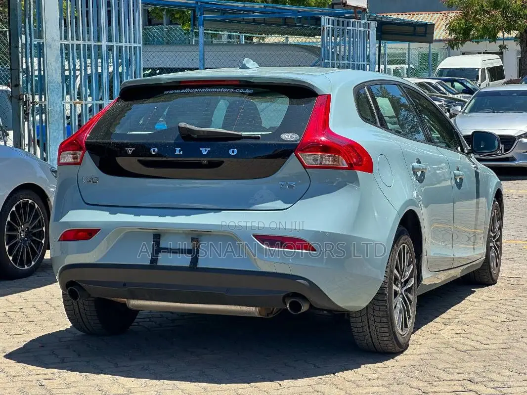 Volvo V40 2019 Blue