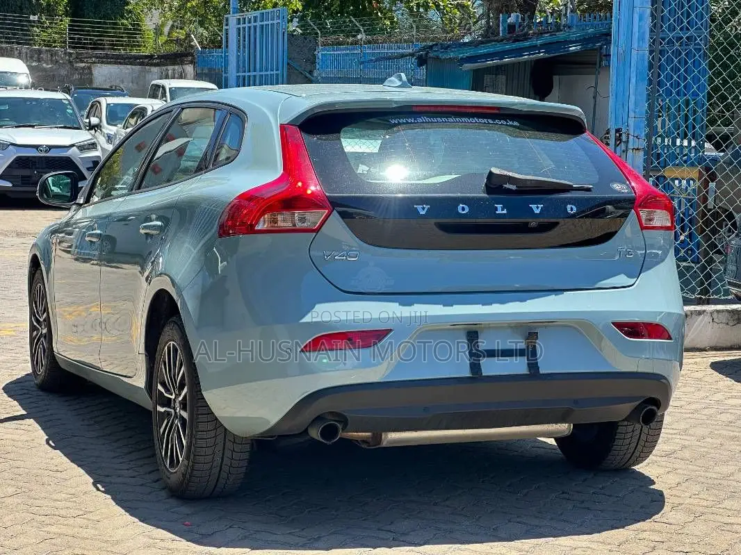 Volvo V40 2019 Blue