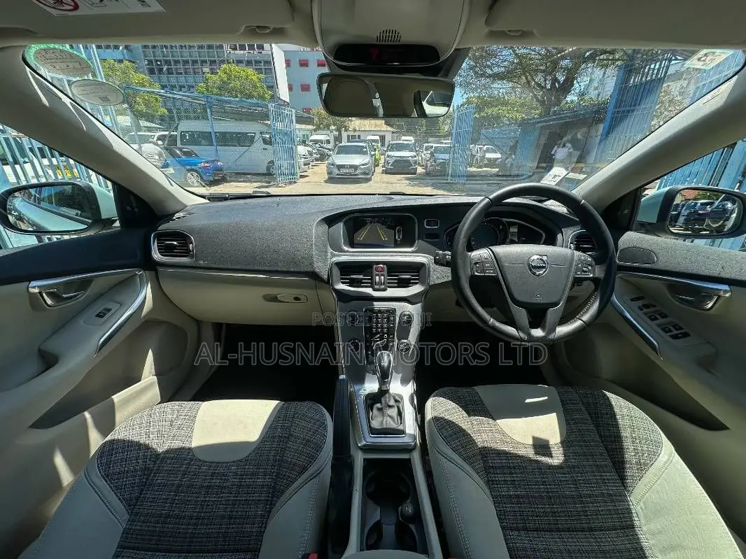 Volvo V40 2019 Blue