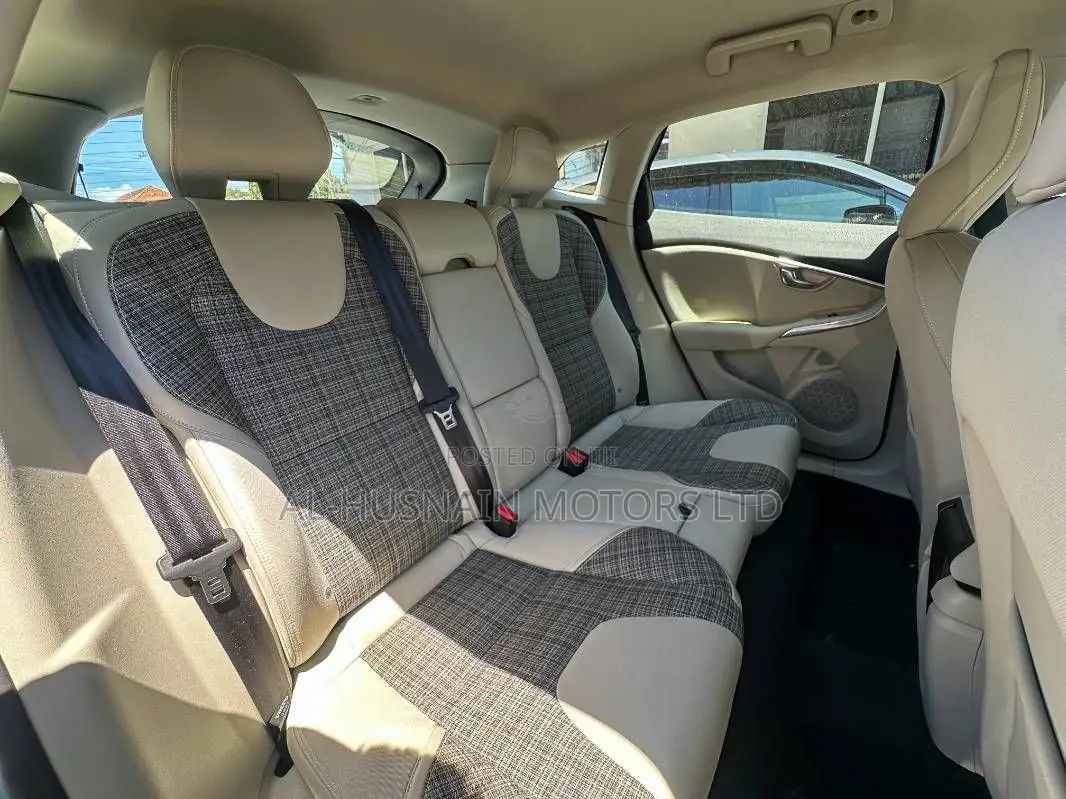 Volvo V40 2019 Blue
